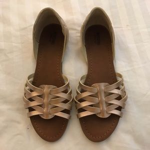 Women flat sandals